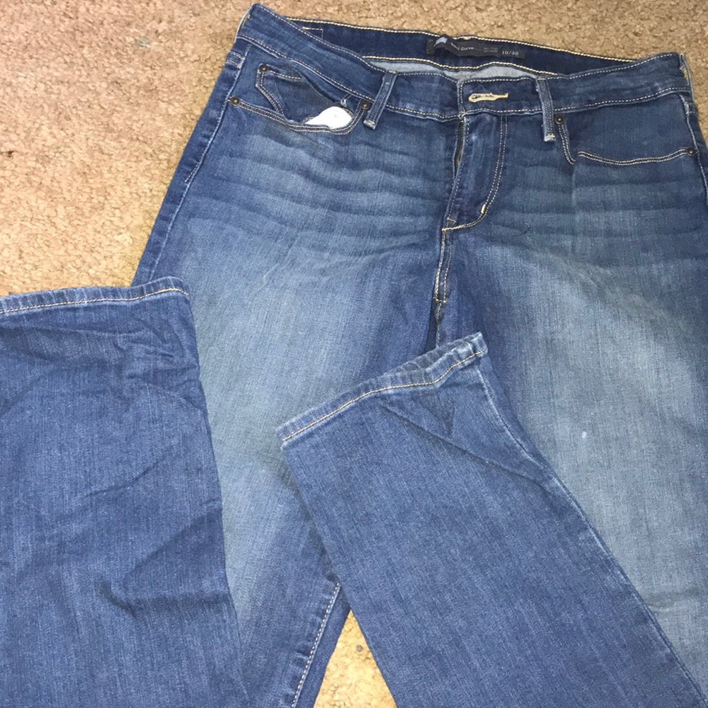LEVIS DENIM JEANS